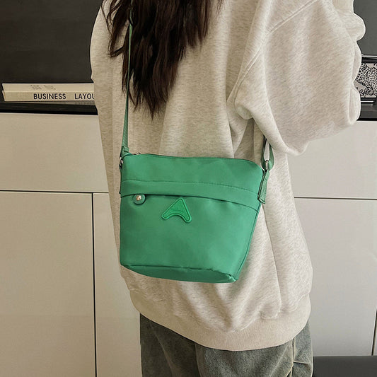 2025 new women's bag nylon cloth shoulder bag simple and fashionable crossbody bag large capacity lightweight bucket bag for women