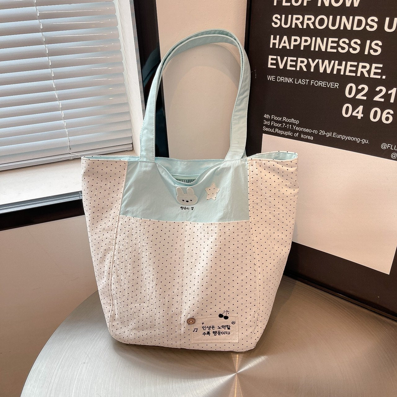 2025 fashion new Korean casual simple polka dot bag women's large capacity crossbody bag commuting pillow bag