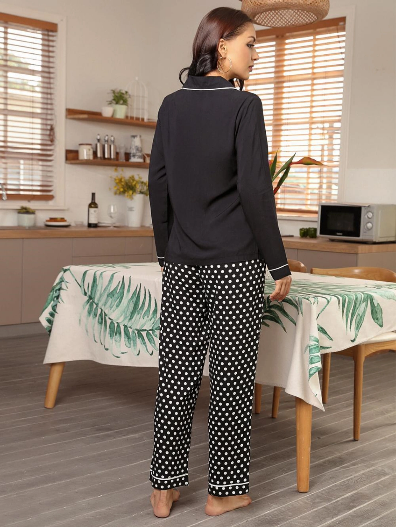 Women's home service suit in autumn and winter lapel long sleeve cardigan shirt polka dot trousers pajamas two-piece suit.