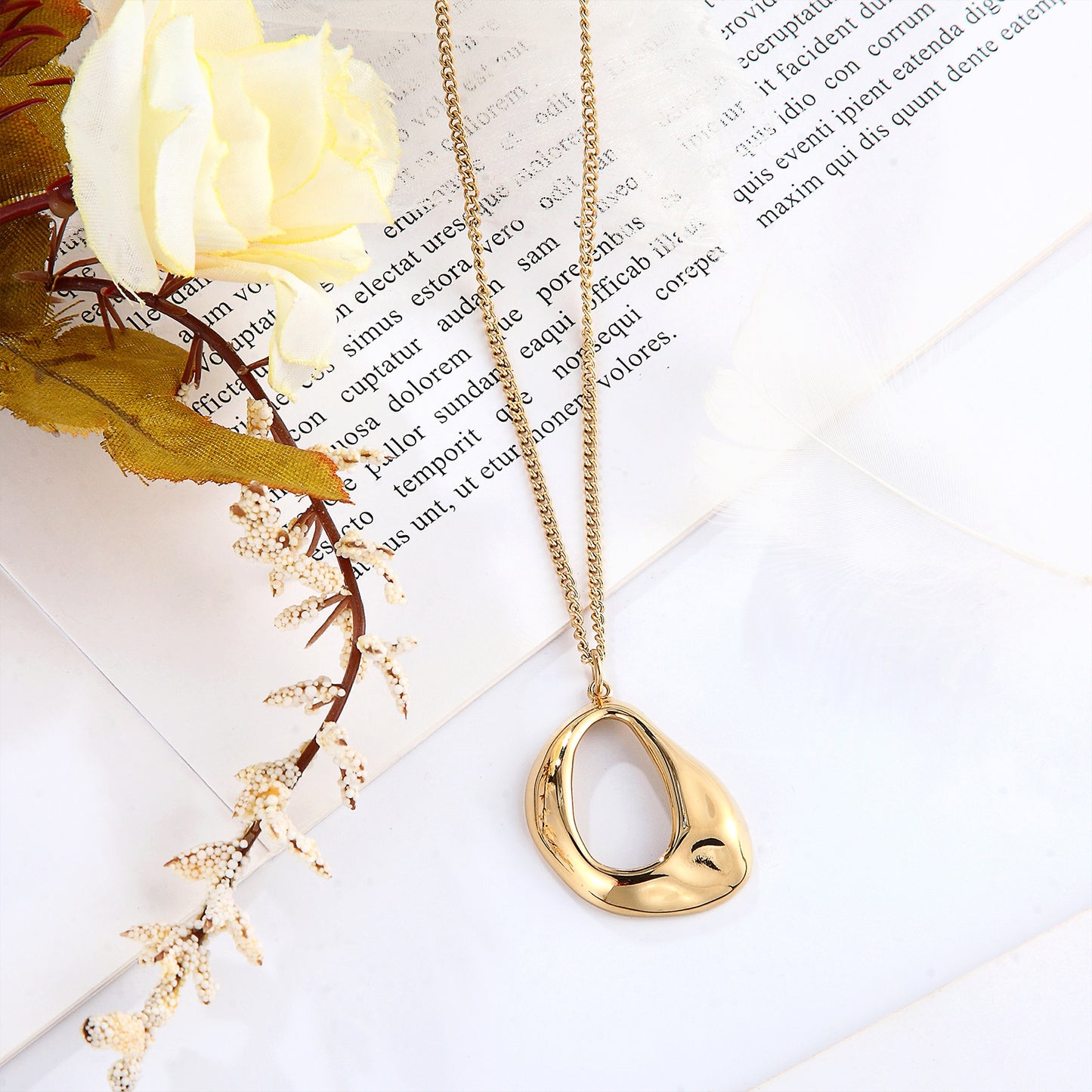 Gold Necklace for Women Hollow Pendant Necklace Long Necklace Accessory