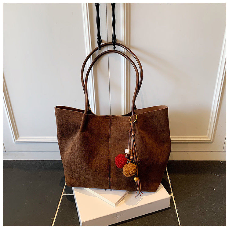 Autumn and winter new suede commuting large capacity tote bag 2025 women's casual simple and versatile ins shoulder bag