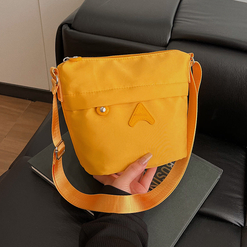 2025 new women's bag nylon cloth shoulder bag simple and fashionable crossbody bag large capacity lightweight bucket bag for women