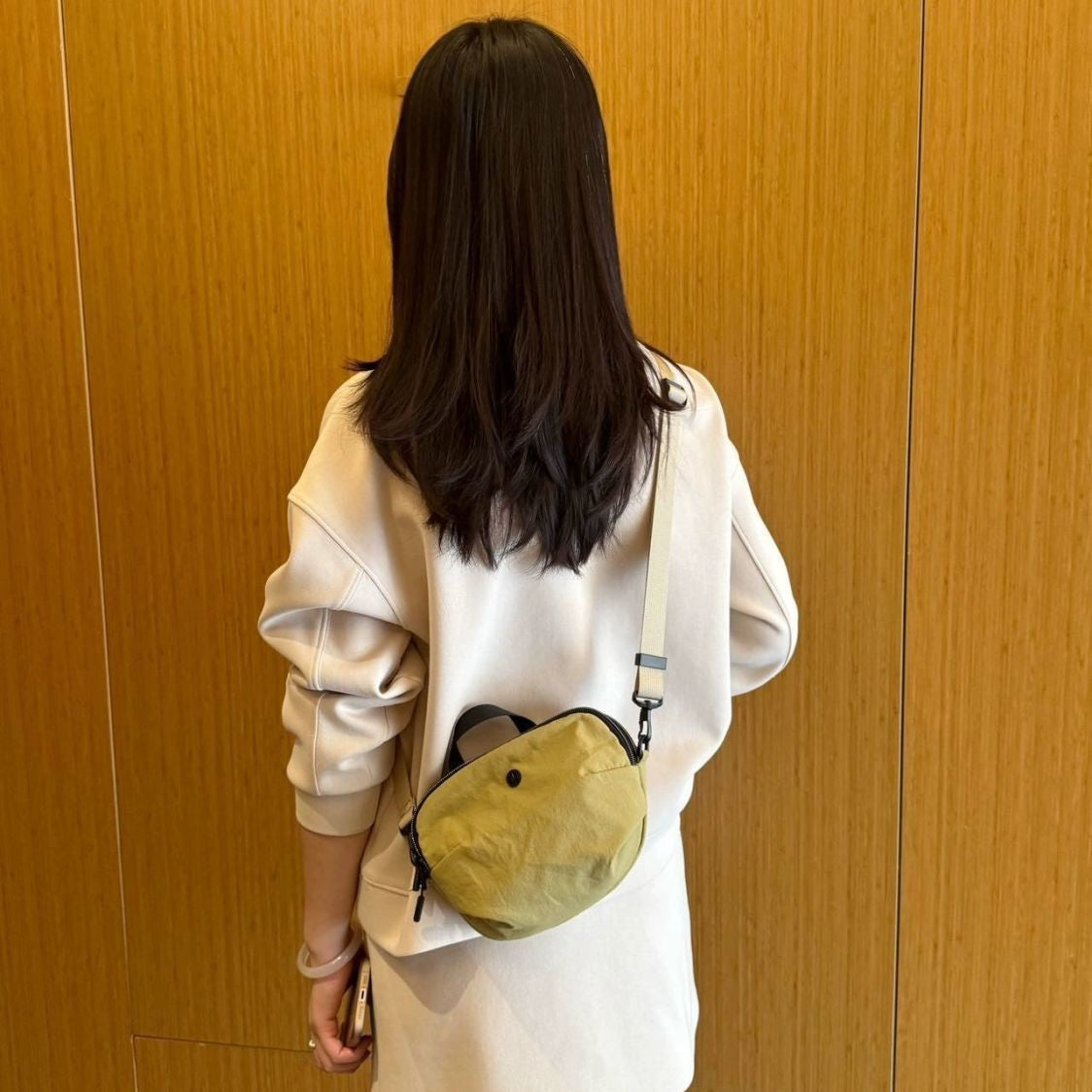 2025 New Cute Phone Bag Universal Lightweight Crossbody Bag Small Apple Multi-Layer Mini Fabric Bag Large Capacity