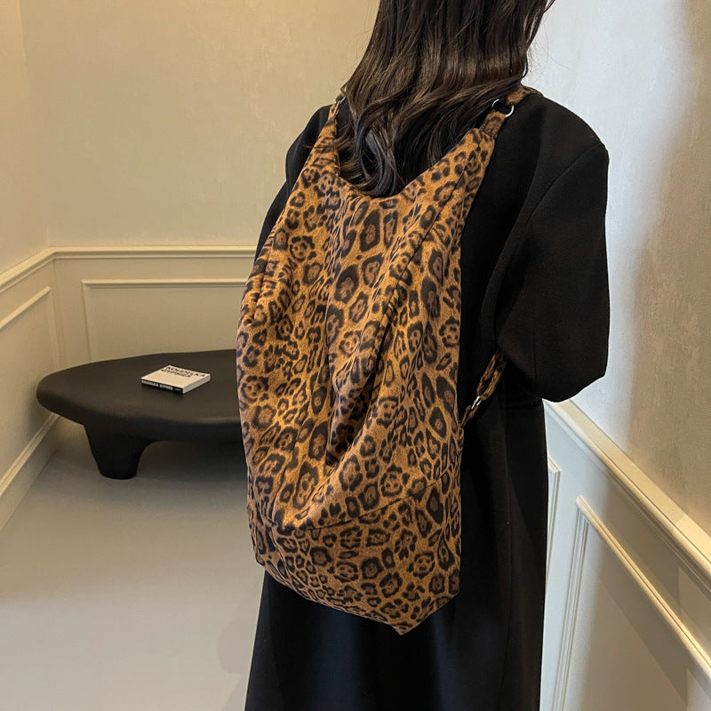 Leisure commuting large capacity retro bag for women 2025 new autumn and winter versatile crossbody bag, single shoulder tote bag