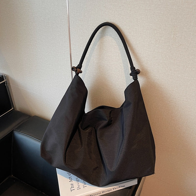 Large capacity bag for women 2025 new trendy autumn and winter Korean lazy style lightweight cloth bag for leisure commuting shoulder bag