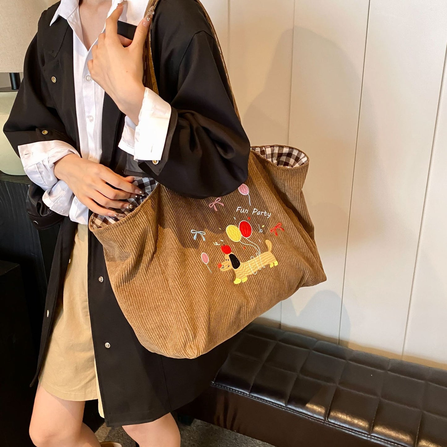 Self cute embroidered hand-held shoulder bag, large capacity tote bag, autumn and winter new corduroy plaid dual-use women's bag