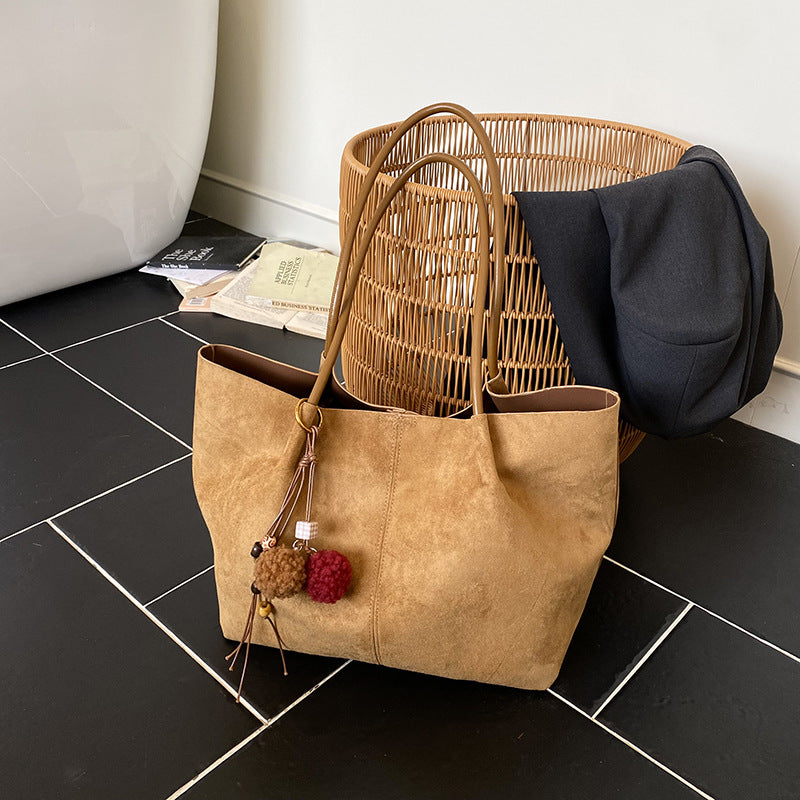 Autumn and winter new suede commuting large capacity tote bag 2025 women's casual simple and versatile ins shoulder bag