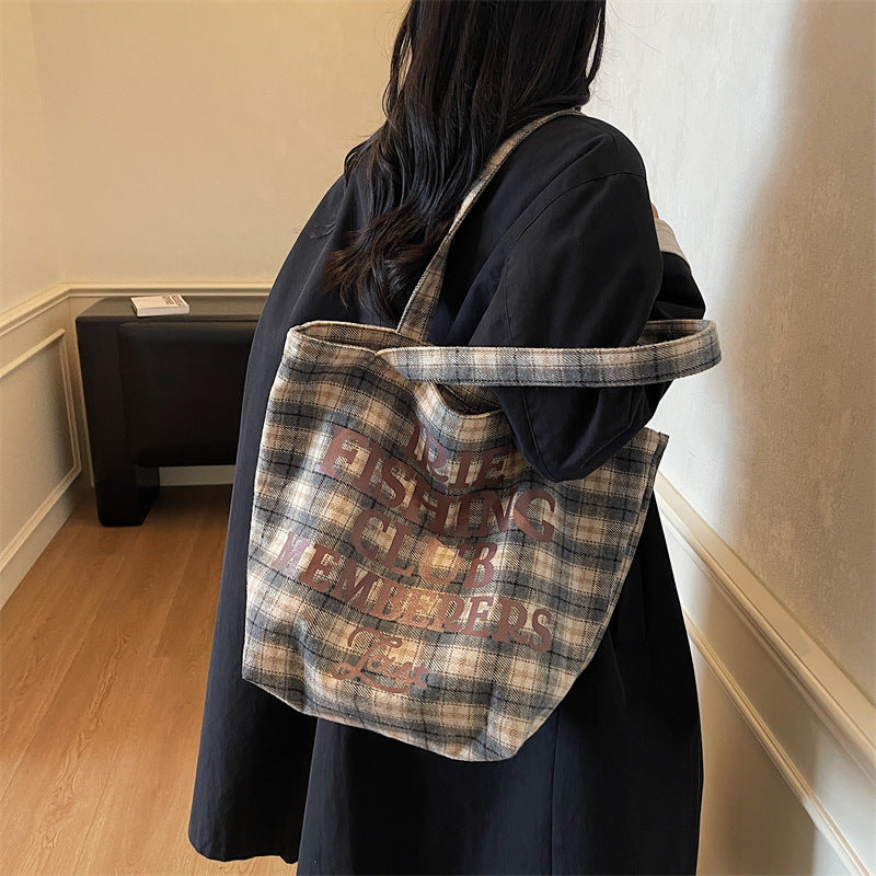 Fashionable canvas plaid tote bag for women, large capacity student class handbag, new letter printed shoulder bag