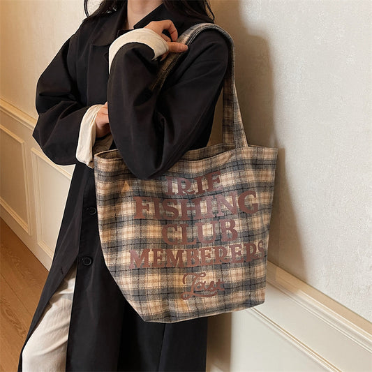 Fashionable canvas plaid tote bag for women, large capacity student class handbag, new letter printed shoulder bag