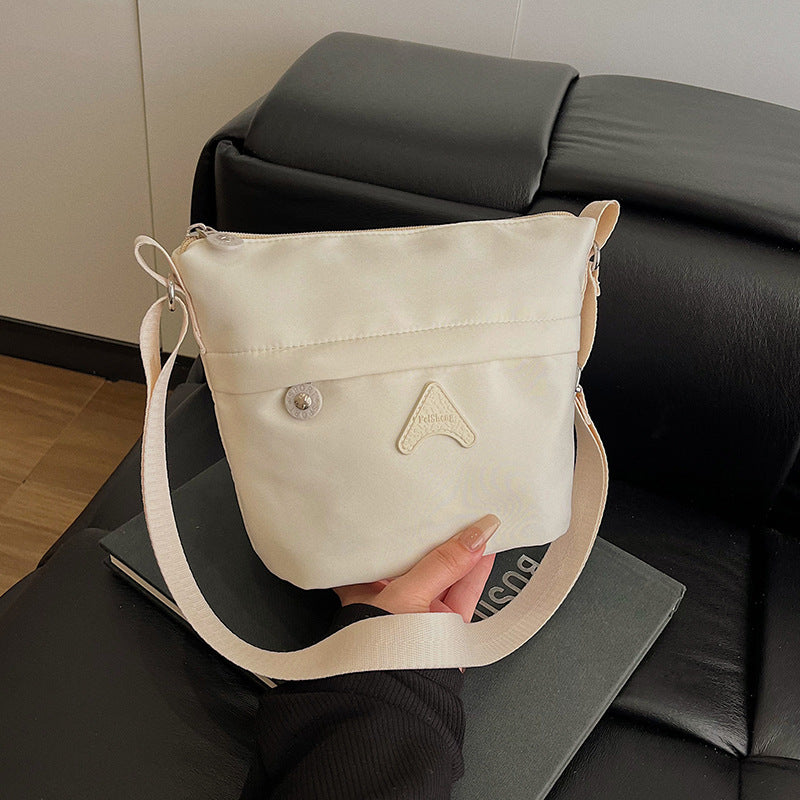 2025 new women's bag nylon cloth shoulder bag simple and fashionable crossbody bag large capacity lightweight bucket bag for women