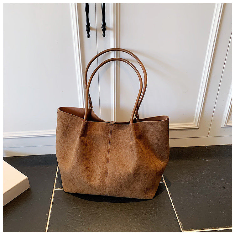 Autumn and winter new suede commuting large capacity tote bag 2025 women's casual simple and versatile ins shoulder bag