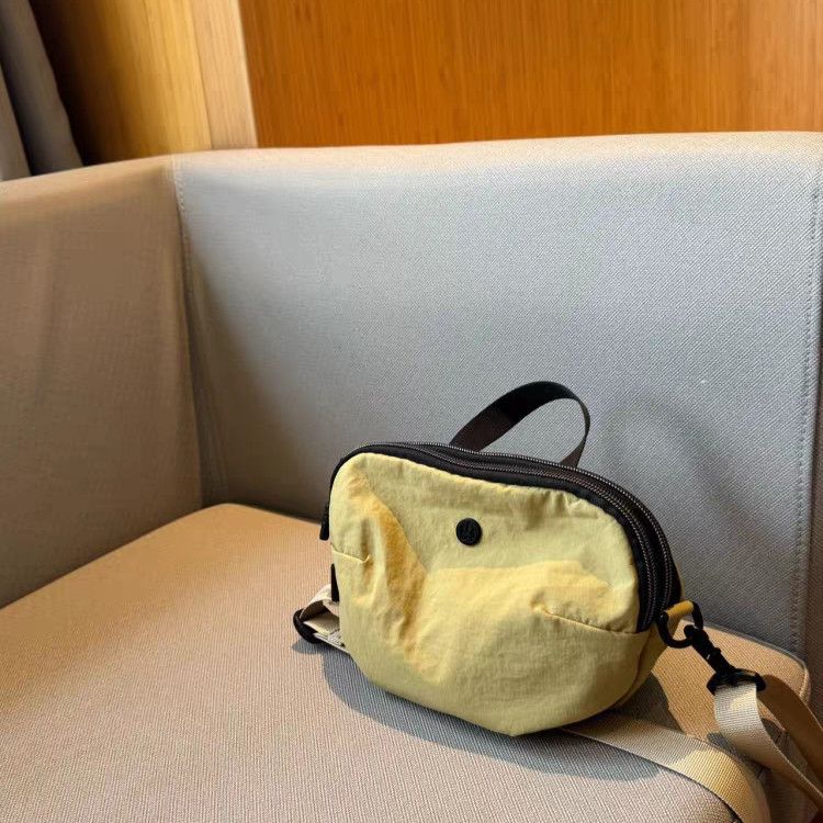 2025 New Cute Phone Bag Universal Lightweight Crossbody Bag Small Apple Multi-Layer Mini Fabric Bag Large Capacity