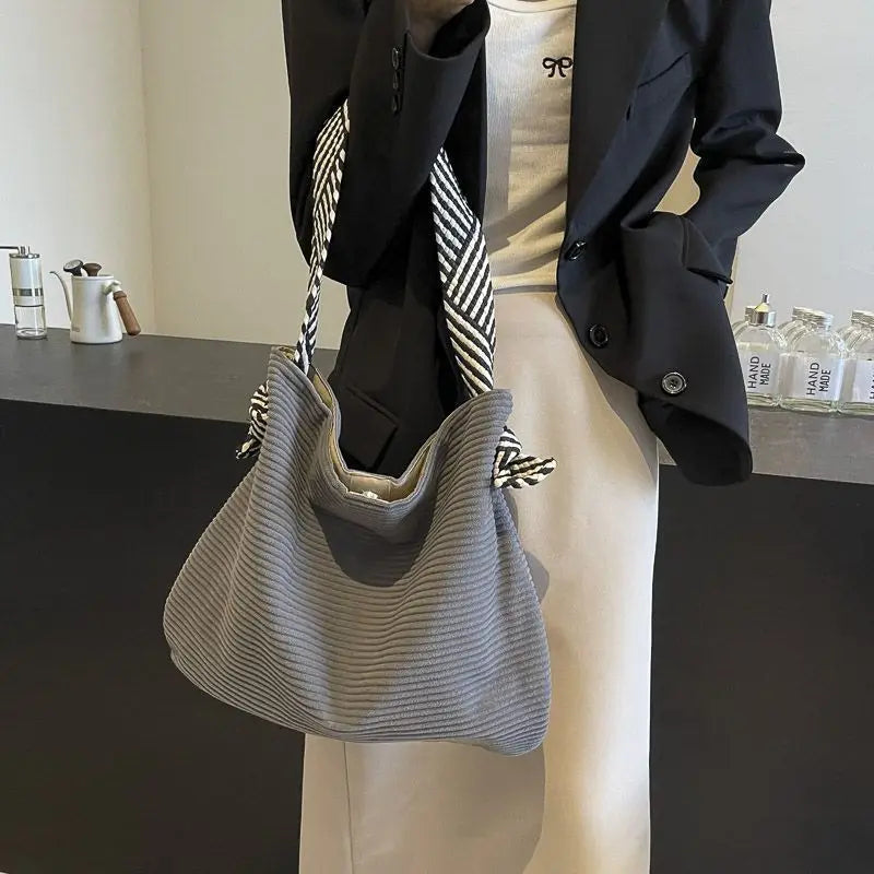 Single-shoulder Underarm Bag for Autumn and Winter 2025 Women Large Capacity Cloth Bag Lazy Crossbody Solid Commuter Tote Bag