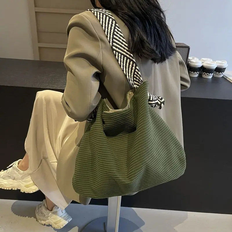 Single-shoulder Underarm Bag for Autumn and Winter 2025 Women Large Capacity Cloth Bag Lazy Crossbody Solid Commuter Tote Bag