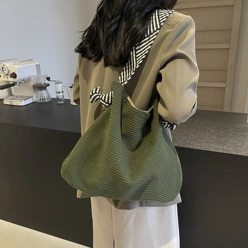 Single-shoulder Underarm Bag for Autumn and Winter 2025 Women Large Capacity Cloth Bag Lazy Crossbody Solid Commuter Tote Bag